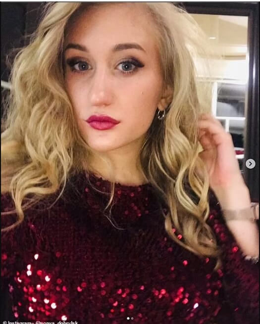 MAN ABANDONS WIFE AND TWO CHILDREN AFTER FINDING LOVE IN UKRAINIAN REFUGEE, MAN ABANDONS WIFE AND TWO CHILDREN AFTER FINDING LOVE IN UKRAINIAN REFUGEE, INFINITY LOADED