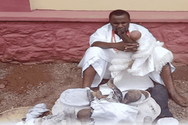 HERBALIST DUPES TWO SISTERS OF N5.4M NAIRA TO CHASE OUT MARINE SPIRITS, HERBALIST DUPES TWO SISTERS OF N5.4M NAIRA TO CHASE OUT MARINE SPIRITS, INFINITY LOADED