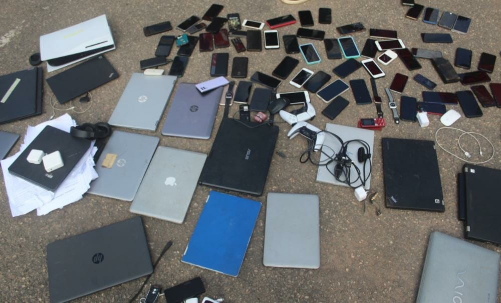 EFCC arrests 41 suspected internet fraudsters in Akure, recover 12 exotic cars, EFCC arrests 41 suspected internet fraudsters in Akure, recover 12 exotic cars, INFINITY LOADED