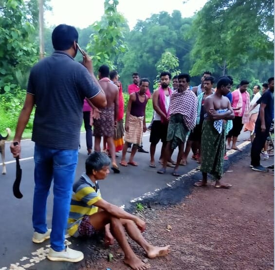 55-year-old Indian man beheads wife over suspicion of infidelity, walks with head to police station, 55-year-old Indian man beheads wife over suspicion of infidelity, walks with head to police station, INFINITY LOADED