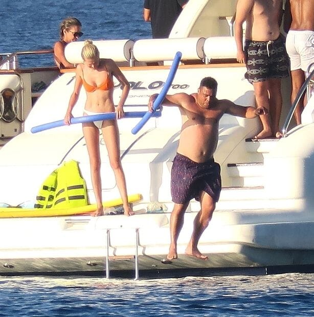 Brazilian football legend "Ronaldo" cooling off in a vacations with his girlfriend in Ibiza (see photos), Brazilian football legend “Ronaldo” cooling off in a vacations with his girlfriend in Ibiza (see photos), INFINITY LOADED