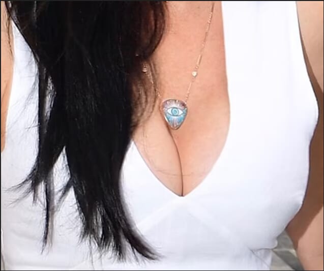 Amazon boss, "Jeff Bezos", 58, steps out with his girlfriend in London (photos), Amazon boss, “Jeff Bezos”, 58, steps out with his girlfriend in London (photos), INFINITY LOADED