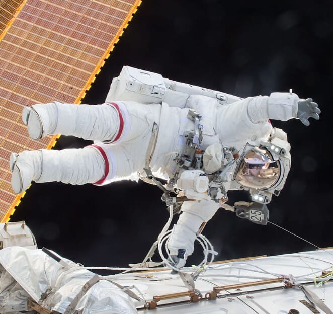 Astronauts have been advised not to masturbate in space because it poses the risk of impregnating three females, Astronauts have been advised not to masturbate in space because it poses the risk of impregnating three females, INFINITY LOADED