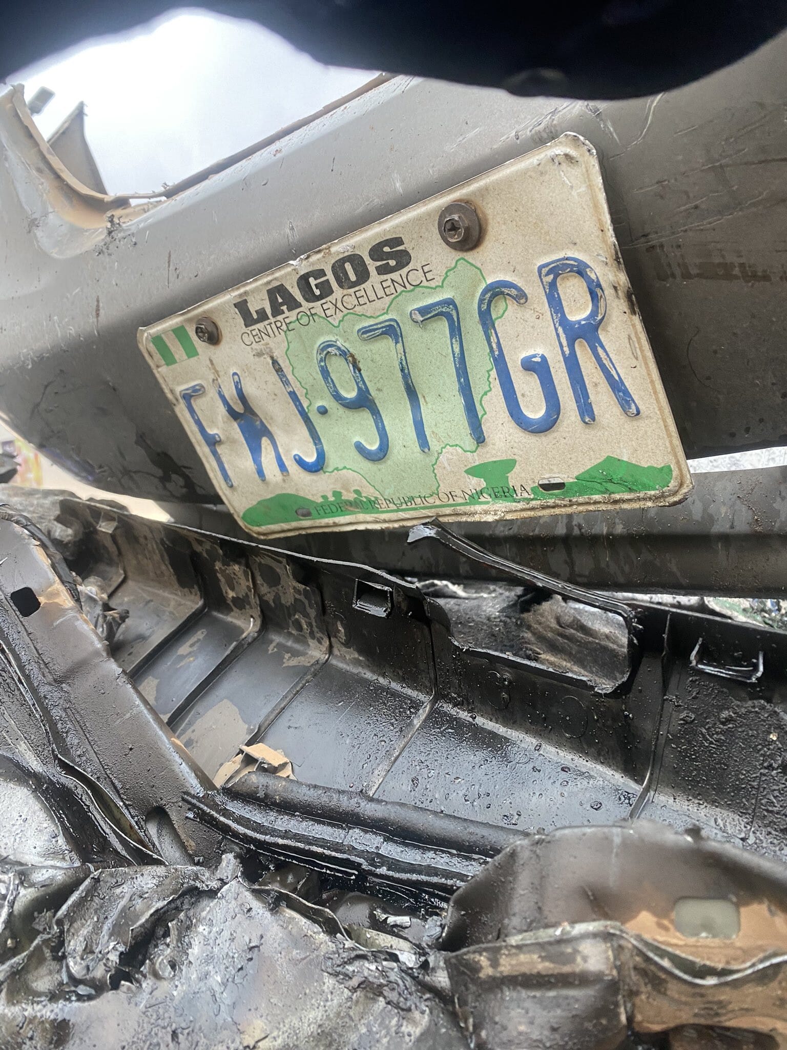 Lekki bolt driver crushed to pieces by reckless truck driver at a traffic stop in Lekki; truck driver flees, Lekki bolt driver crushed to pieces by reckless truck driver at a traffic stop in Lekki; truck driver flees, INFINITY LOADED