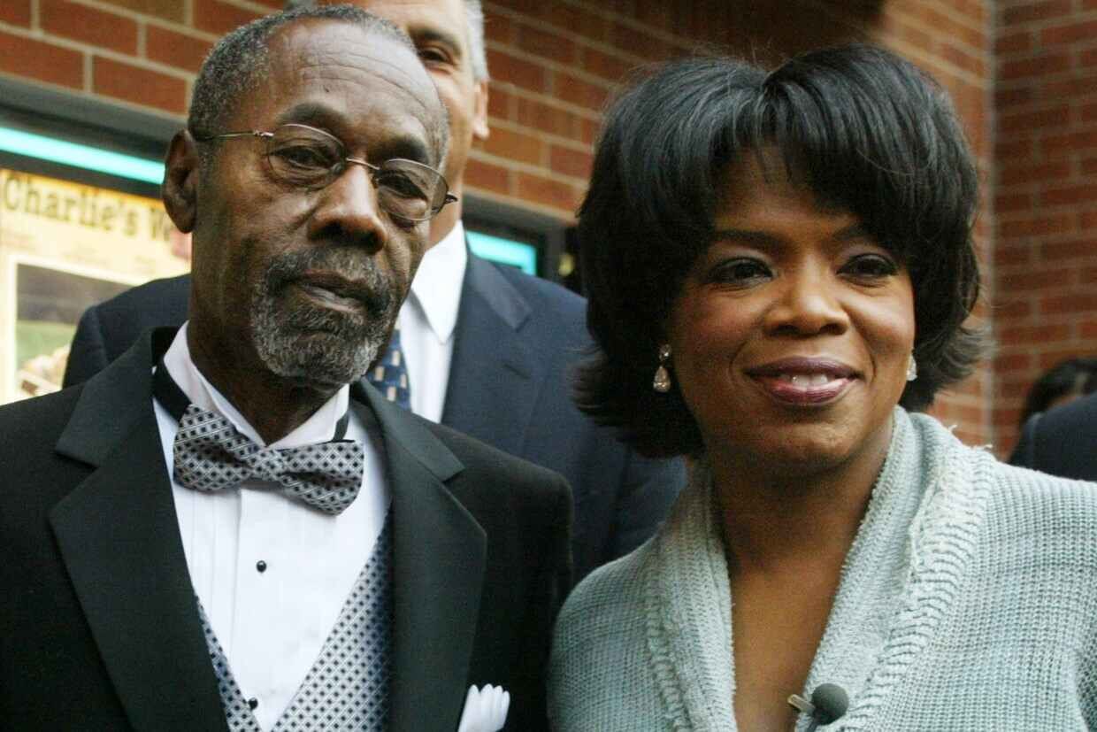 Oprah Winfrey's father, "Vernon Winfrey" dies at 88, INFINITY LOADED Oprah Winfrey's father, "Vernon Winfrey" dies at 88, Oprah Winfrey’s father, “Vernon Winfrey” dies at 88, INFINITY LOADED
