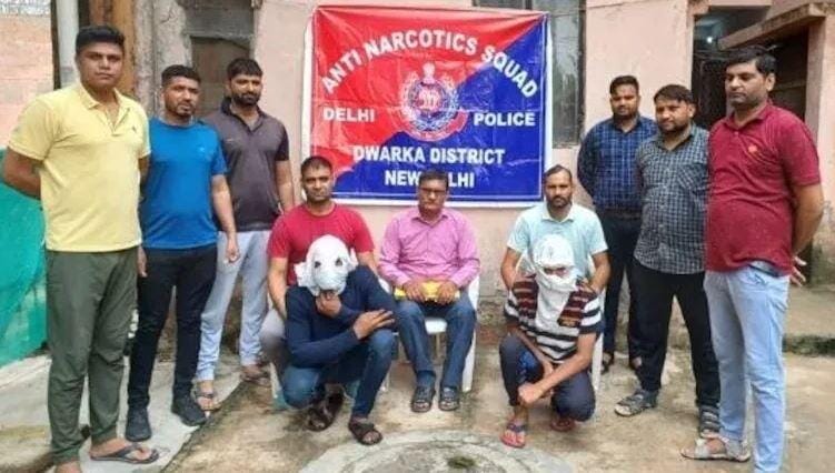 Indian Police Arrest Suspected Nigerian Drug Kingpin In India, Seize Fake And Original Passports, INFINITY LOADED Indian Police Arrest Suspected Nigerian Drug Kingpin In India, Seize Fake And Original Passports, Indian Police Arrest Suspected Nigerian Drug Kingpin In India, Seize Fake And Original Passports, INFINITY LOADED