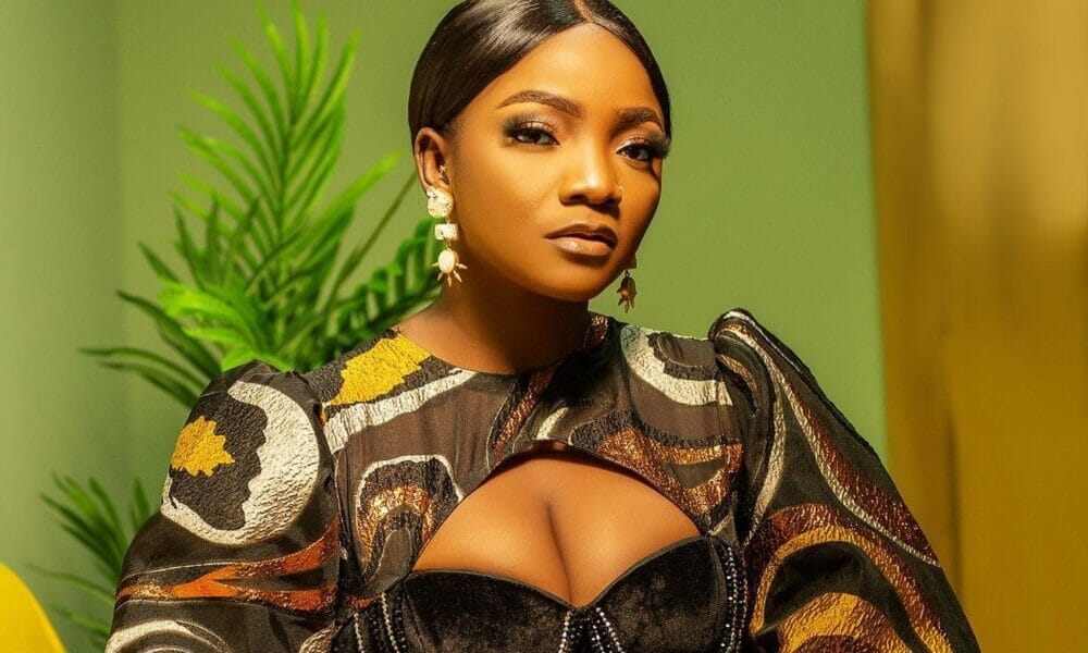 Nigerian Singer, Simi Threatens To Sue Ponzi Scheme, Over Unauthorised Use Of Her Picture, Nigerian Singer, Simi Threatens To Sue Ponzi Scheme, Over Unauthorised Use Of Her Picture, INFINITY LOADED