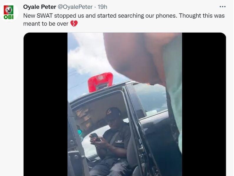 SWAT Operative caught on camera Checking A Man&rsquo;s Phone Despite IGP's Warning (Video), SWAT Operative caught on camera Checking A Man&rsquo;s Phone Despite IGP’s Warning (Video), INFINITY LOADED