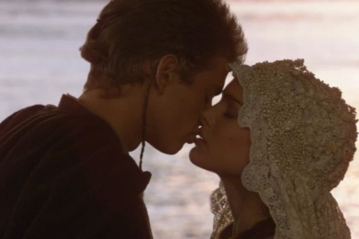 Top Amazing Hollywood Onscreen Kisses That Were So Magical But You Would Never Have Guessed Were Improvised, Top Amazing Hollywood Onscreen Kisses That Were So Magical But You Would Never Have Guessed Were Improvised, INFINITY LOADED