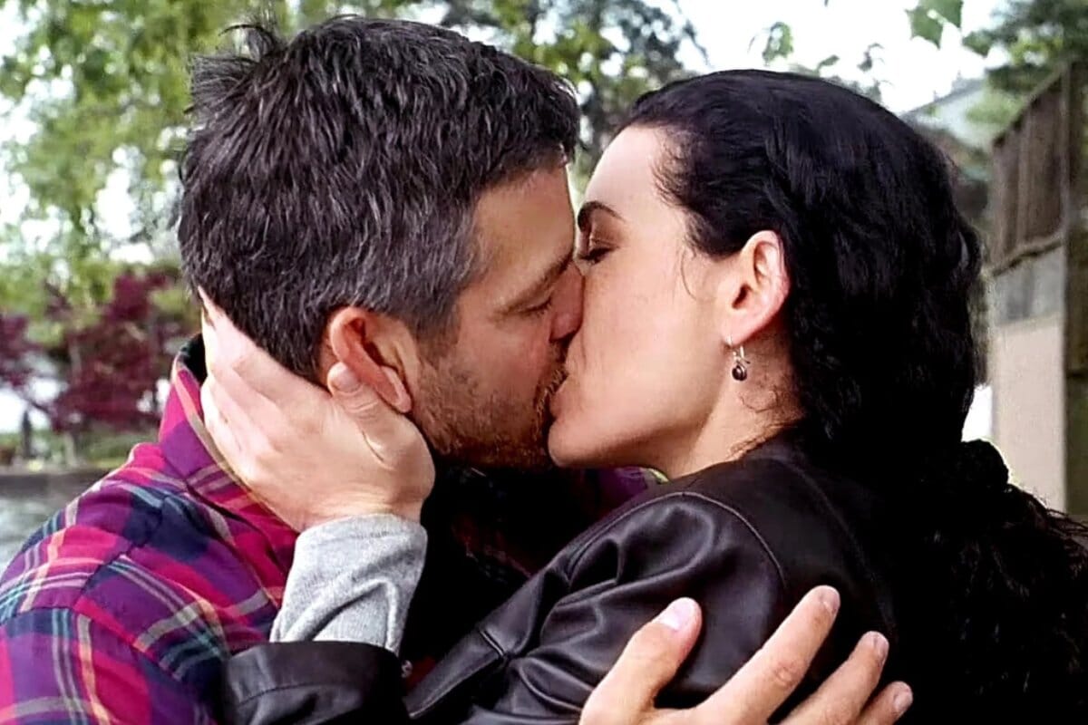 Top Amazing Hollywood Onscreen Kisses That Were So Magical But You Would Never Have Guessed Were Improvised, Top Amazing Hollywood Onscreen Kisses That Were So Magical But You Would Never Have Guessed Were Improvised, INFINITY LOADED