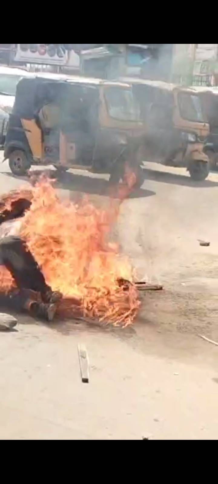 Five Men Burnt To Death For Alleged Trying To Steal Tricycle in Onitsha, Anambra State (Photos), Five Men Burnt To Death For Alleged Trying To Steal Tricycle in Onitsha, Anambra State (Photos), INFINITY LOADED