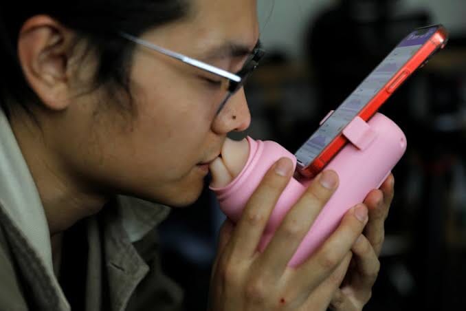 Chinese Startup Invents Long Distance Kissing Machine To Combat Loneliness, INFINITY LOADED Chinese Startup Invents Long Distance Kissing Machine To Combat Loneliness, Chinese Startup Invents Long Distance Kissing Machine To Combat Loneliness, INFINITY LOADED