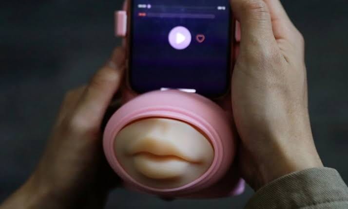 Chinese Startup Invents Long Distance Kissing Machine To Combat Loneliness, Chinese Startup Invents Long Distance Kissing Machine To Combat Loneliness, INFINITY LOADED