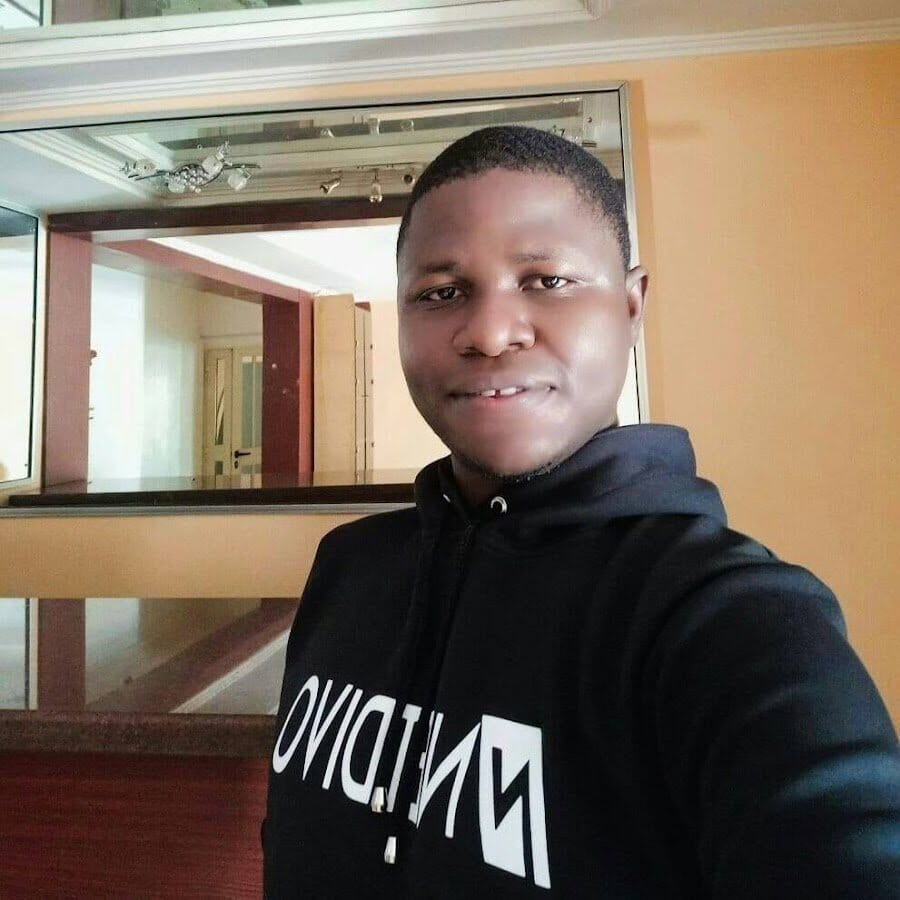 21 Top Nigerian Bloggers That Are Worth Following, 21 Top Nigerian Bloggers That Are Worth Following, INFINITY LOADED